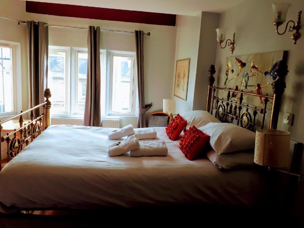 Oyo No 3 Hotel Bath Buitenkant foto
